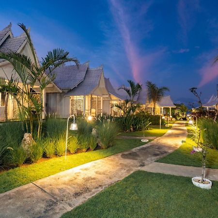 Paus Putih Hotel Lembongan Eksteriør bilde